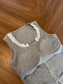 DAZY Áo hai dây phối ren, cúc tương phản, có đệm mút bên trong dành cho nữ - Xám - Xem 9