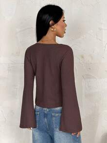 SHEIN PETITE 女士休闲纯色V领喇叭袖扭结前襟衬衫，春秋季棕色V领上衣，深棕色上衣，巧克力棕色上衣，咖啡棕色上衣，棕色系带前襟上衣 - 棕色 - 查看 3