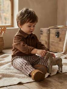 SHEIN Vintaside Kids 男婴亚麻混纺条纹裤，舒适百搭，适合任何季节，可与各种上衣搭配。 - 咖啡棕 - 查看 5