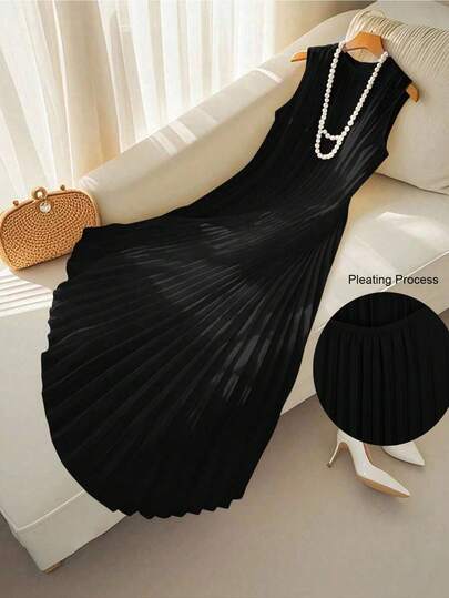 GlowEve CURVE Plus Size Women's Round Neck Elegant Pleated Versatile Minimalist Daily & Date Long A-Line Dress