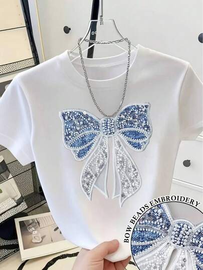 Resyla Plus Size Women's Butterfly Decor Round Neck Short Sleeve T-Shirt