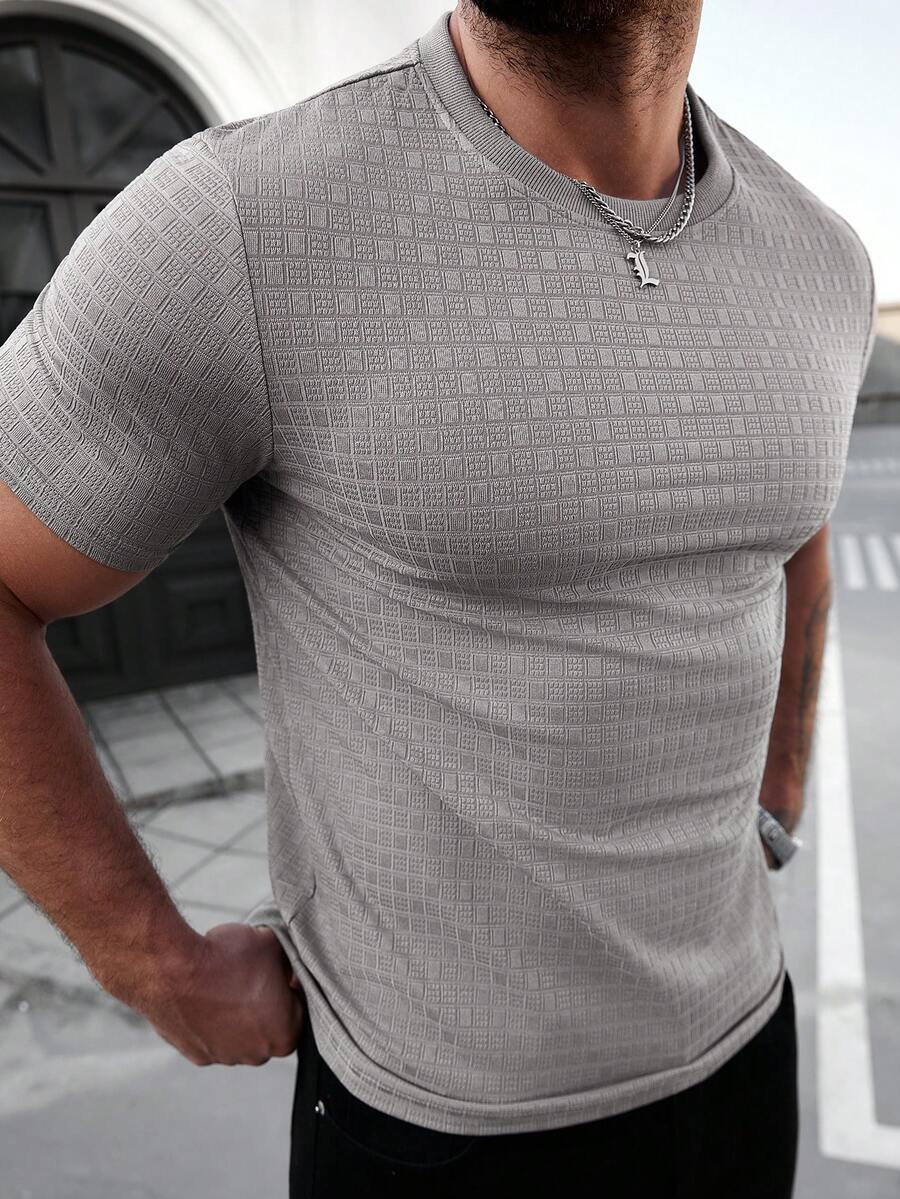 Manfinity Homme Áo thun nam tay ngắn cổ tròn màu trơn, kiểu dáng thường ngày, đa năng, chất liệu dệt kim màu xám, áo thun nam tay ngắn màu xám, thích hợp cho các chuyến đi cuối tuần, hoạt động ngoài trời, du lịch, môi trường làm việc thoải mái hoặc các dịp bán trang trọng, quà tặng cho bạn trai/chồng, quà kỷ niệm/sinh nhật, tiệc tùng, kỳ nghỉ hè, lễ hội, năm mới, đám cưới, ngày Valentine. Áo thun nam tay ngắn màu xám chất liệu dệt kim jacquard. - Xám - Xem 1