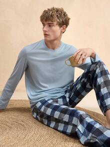EverLounge Herren Pyjama Set mit einfarbigem Rundhals Langarmoberteil und karierter Hose - Minzgrün - Übersicht 4