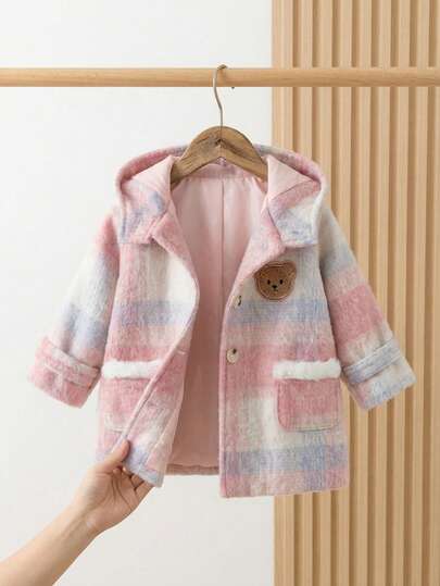 SHEIN 1pc Baby Girl Cute Sweet Fashion Pink Blue Plaid Checkered Pattern Bear Patch Decor Long Sleeve Hooded Button Down Thick Soft Jacket Winter Coat Outerwear Overcoat Tops Clothes With Fuzzy Pockets For School Party Birthday Gift Christmas Holiday New Year Fall Autumn Winter