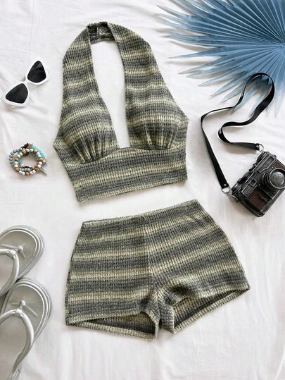 Soleia Bộ đồ 2 món phong cách Bohemian lãng mạn họa tiết hoa: Áo hai dây cổ yếm kẻ sọc nhiều màu sắc và quần short, thích hợp cho các dịp thường nhật mùa xuân/hè, đi biển, dự đám cưới, lễ tốt nghiệp, tiệc brunch, ngày lễ Thánh Patrick, kỳ nghỉ xuân, lễ Phục sinh, lễ hội âm nhạc.