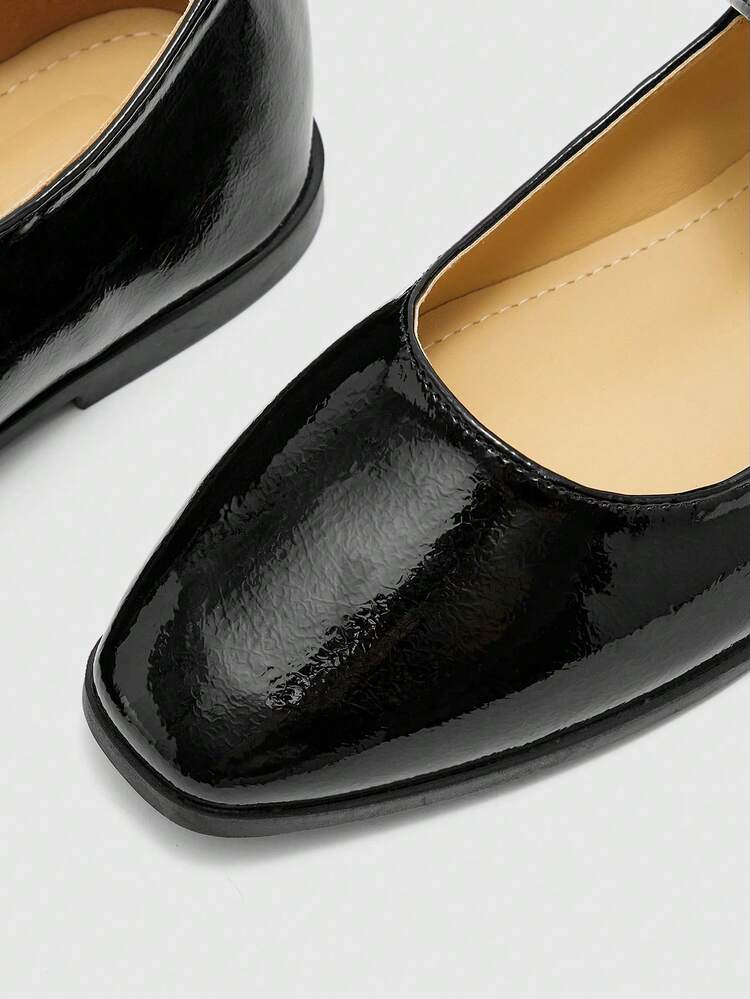 CUCCOO BIZCHIC Women's Shoes Spring And Autumn Comfortable Casual Cute Flat Shoes, Fashionable Commuting Silver Buckle With Square Buckle, Small Square Toe Simple Shoes Office Vacation Women's Shoes Valentine's Day