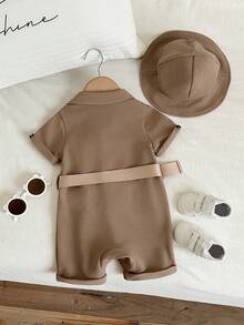 SHEIN 2件套男女宝宝休闲可爱童子军短袖连体衣和遮阳帽套装，实用套装，春夏男女宝宝服装 - 卡其色 - 查看 2