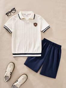 Casuvi Kids 男童两件套：针织纹理 Polo 领短袖 T 恤，饰有撞色条纹，搭配梭织休闲短裤。美式休闲复古学院风，适合春夏日常穿着。 - 藏蓝色 - 查看 6