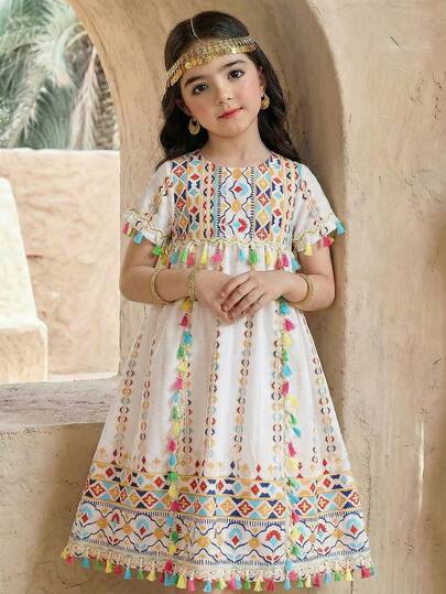 SHEIN 年轻女孩休闲假日宽松A字彩色花卉复古印花长流苏装饰短袖梭织复古印花连衣裙