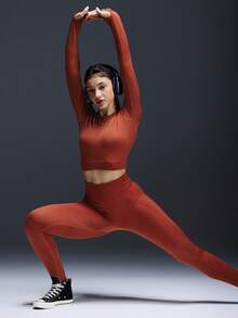 Powerista Bộ đồ thể thao tối giản dành cho nữ, gồm áo crop top tay raglan màu trơn và quần legging cạp cao. - Cam đỏ - Xem 4