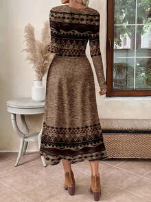 EMERY ROSE 女士几何印花圆领长袖休闲连衣裙，适合度假穿着 - 彩色 - 查看 2