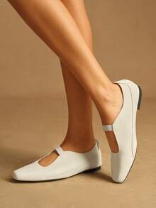 Rosivie French Retro Commuter Soft-Soled Casual Low Vamp Flat-Soled Shoes - White - View 2