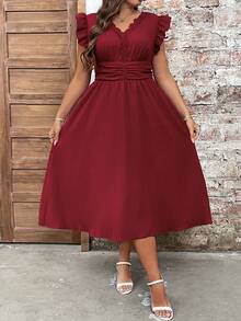 SHEIN Clasi 大码优雅度假休闲蕾丝拼布 V 领收腰聚拢连衣裙 - 紅色 - View 4