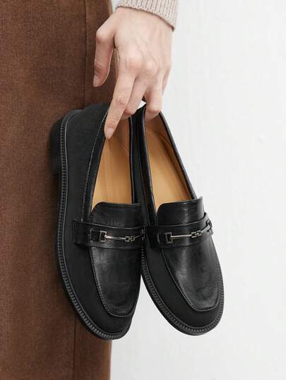 CUCCOO BIZCHIC Women's Shoes Spring And Autumn Fashion Casual Thick-Soled Loafers, Retro College Style Soft Leather Classic Metal Chain Buckle With Decoration, Closed Round Toe High Vamp Small Thick Heel Comfortable Commuter Office Business Shoes