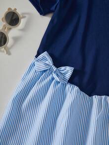 SHEIN Casuvi Kids 时尚休闲童装春夏女童单件蓝色舒适圆领字母印花短袖条纹编织连衣裙，可爱休闲学院风蝴蝶结装饰，适合外出、度假和日常穿着。 - 彩色 - 查看 11