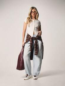 MISSGUIDED 收腰筒形牛仔裤，高腰阔腿设计，宽松版型，浅色水洗效果，适合日常休闲穿着。 - 淺藍色 - 查看 4