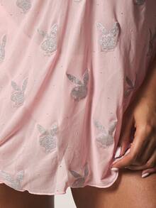Missguided x Playboy Conjunto de camiseta de tirantes y Bottom a juego con estampado de conejito suave y detalle de lazo en la parte delantera, lencería linda - Rosa - Ver 4