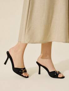 CUCCOO BASICS 8.8厘米高跟黑色PU皮革复古风凉鞋，配金色搭扣装饰 - 黑色飛織 - 查看 8