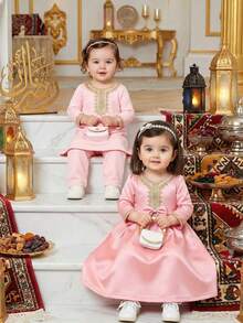 SHEIN 1 Piece Elegant And Sweet Pink High-Grade Satin Long-Sleeve Dress For Baby Girls, With Golden Lace Trim , Suitable For Daily Wear In Spring And Autumn, Outdoor Outings, And Party Occasions. - Baby Pink - View 9