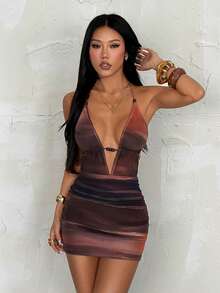 SHEIN PETITE Đầm ngắn nữ kiểu retro nhuộm tie-dye in họa tiết trừu tượng, cổ chữ V sâu, buộc dây sau lưng, dáng ôm sát, thích hợp cho tiệc tùng, hẹn hò, trà chiều, và kỳ nghỉ hè gợi cảm, thời trang trên bãi biển. - Nhiều màu - Xem 4