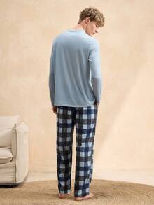 EverLounge Herren Pyjama Set mit einfarbigem Rundhals Langarmoberteil und karierter Hose - Minzgrün - Übersicht 2