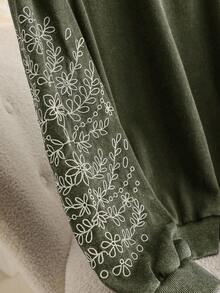 SHEIN CURVE+ 大码女式休闲长袖刺绣雪花水洗圆领宽松套头卫衣秋冬女装/2026/新年 - 軍綠色 - 查看 3