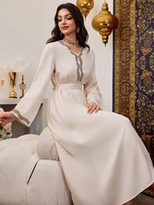 Al Najma 纯色缎面奢华水钻装饰长袖宽松优雅节日派对连衣裙 - 杏色 - 查看 3