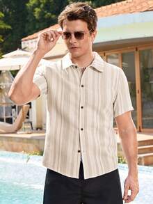 Manfinity Swimmode 男士夏季条纹短袖纽扣休闲衬衫 - 卡其色 - 查看 4