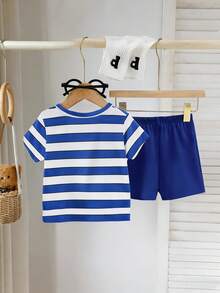 SHEIN 两件套幼儿男童T恤套装，圆领短袖上衣，蓝白条纹图案搭配卡通动物印花，配蓝色短裤，简约舒适，清新活泼，适合儿童日常穿着。 - 藍色 - 查看 2