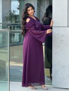 Al Najma 女士雪纺V领露肩喇叭袖水钻装饰连衣裙 - 紫色 - 查看 4