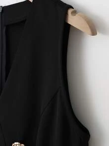 Franclia Women's Black & White Contrast V-Neck Metal Flower Button Waist Flared Hem Fitted Casual Party Cocktail Sleeveless Mini Dress, Suitable For Daily, Party, Commute, Outing, Date - Black and White - View 4