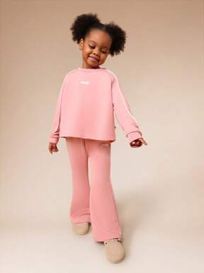 SUMWON 女童长袖连帽衫和喇叭裤两件套运动服，带帽和logo印花