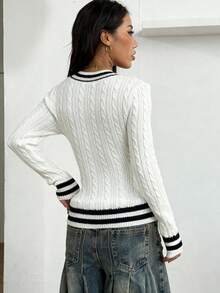 Coolane 休闲复古朋克 Y2K 百搭派对机场装，胸前饰有小号刺绣 Logo 贴片，舒适保暖 V 领条纹修身白色长袖女式毛衣，适合秋冬季穿着。 - 彩色 - 查看 2