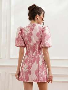 Revavyn 时尚高端撞色设计，黑色底色搭配紫红色提花面料，优雅法式贵族风格，泡泡袖收腰简约女式短袖迷你连衣裙 - 粉色 - 查看 2