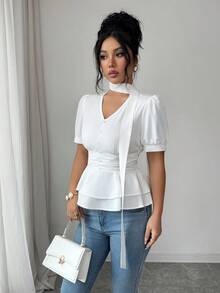 Rafferiza 女士优雅系带领荷叶边下摆泡泡袖衬衫，修身V领，夏季 - 白色 - 查看 4