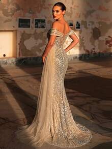 Glamrae 优雅奢华的串珠亮片花卉美人鱼露肩礼服，饰以珍珠串珠和侧边垂坠网纱，适合婚礼、单身派对、度假、晚宴、正式晚礼服（装饰款） - 香檳色 - 查看 3