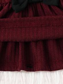 SHEIN 新生儿秋/春季棕色柔软爱心印花黑色蝴蝶结针织泡泡袖套头衫搭配黑色蝴蝶结修身裤两件套，适合外出、休闲、运动、圣诞派对等场合。 - 酒紅色 - 查看 8