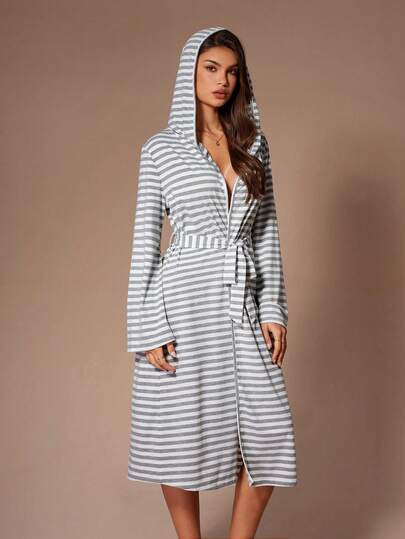 Women's Home Clothes, Long Robe, Fresh, Casual, Comfortable, Simple, Lazy, Elegant, Classic White Gray Knit Fabric, Black Border, Medium Long Sleeved Hooded Long Robe, And A Belt Of The Same Fabric Are Suitable For Daily Home Leisure, Comfortable Sleeping Wear