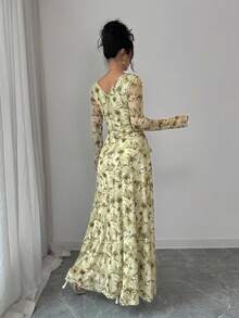 Modelyn 数码印花褶裥长袖喇叭连衣裙，春夏时尚之选 - 彩色 - 查看 2