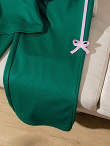 2件套女童休闲蝴蝶结刺绣撞色滚边插肩袖圆领短袖T恤和裤子套装，常规厚度，适合日常穿着、外出、上学、聚会，适合8-12岁女孩，春夏款。 - 綠色 - 查看 3