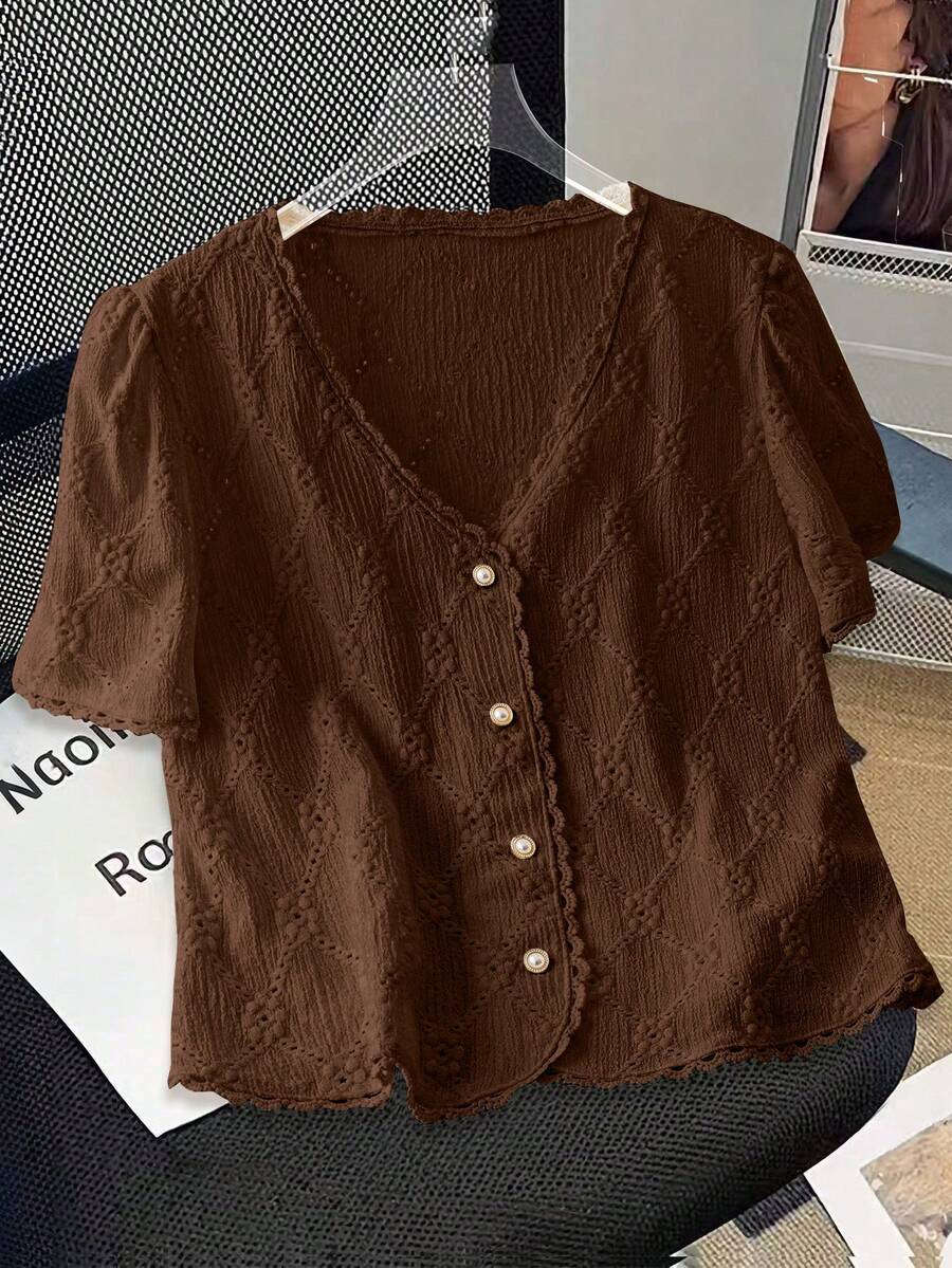 Everyssa Áo sơ mi nữ đơn giản, màu trơn, chất liệu có họa tiết, tay ngắn, cài cúc phía trước, phù hợp để mặc đi làm. - màu nâu - Xem 1