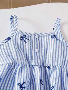 SHEIN 2件套女婴春夏休闲风套装，纯色无袖吊带上衣和蝴蝶结装饰短牛仔裤 - 藍色 - 查看 8