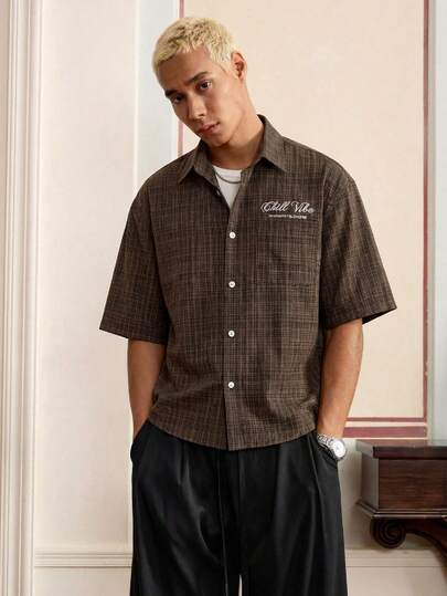 SWAVVY Men's Casual Loose Fit Short Sleeve Woven Shirt, Fashionable Daily Wear Short Sleeve Plaid Shirt Brown Shirt Men Graphic Brown Button Up Shirt Coffee Shirt Men Billiards Shirt Short Sleeve Graphic Shirt Plaid Shirt Men Men's Oversized Shirt Boxy Fit Shirt Men