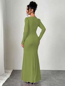 Modelyn Vestido de Festa Elegante Feminino com Decote Quadrado, Decoração de Flor de Pérola e Cauda de Sereia - Verde - Visão 2