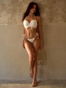 MOTF PREMIUM Bộ bikini hai mảnh phối ren Guipure, kiểu cổ yếm, thích hợp cho kỳ nghỉ. - trắng - Xem 4