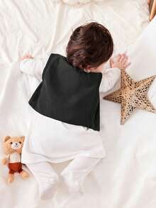 SHEIN 2pcs Newborn Baby Boy Autumn White Long Robe Shirt & Black Vest Set,Baptism,Wedding & Performance - Multicolor - View 2