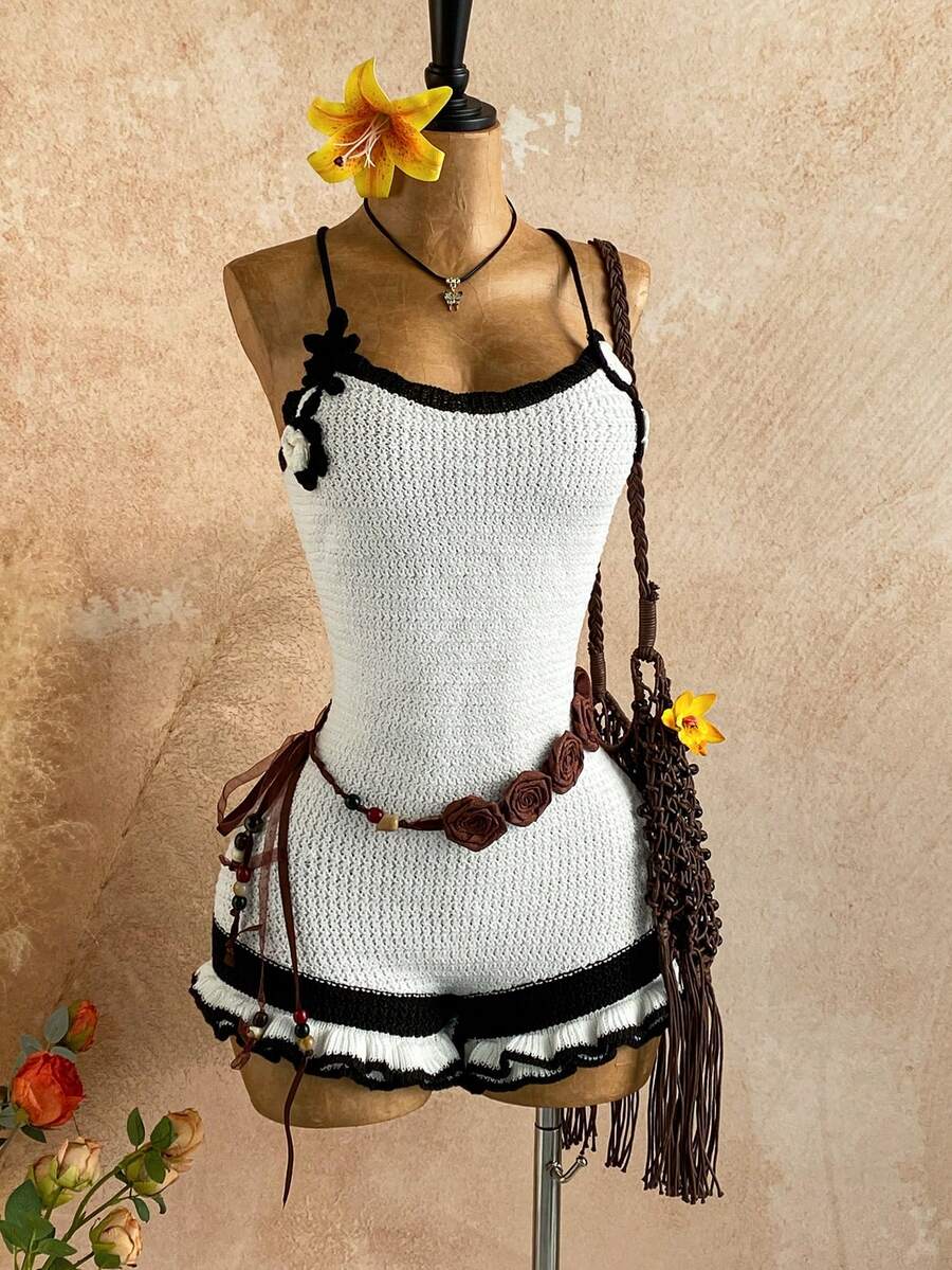 Soleia 女士度假针织纹理连体裤，3D 花卉装饰多层荷叶边下摆迷你连体裤，性感派对约会海滩度假夏季服装，适合度假约会、下午茶、婚礼季节、海滩游轮度假、城市公路旅行度假、波西米亚风度假、音乐节 - 黑與白 - 查看 1