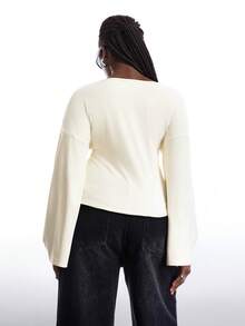 SHEIN EZwear Áo thun nữ cỡ lớn tay loe màu trơn, thích hợp mặc đi làm, dịp Giáng sinh, Năm mới, Lễ Tạ ơn, Lễ tốt nghiệp, thanh lịch, thời trang, thoải mái, cổ chữ V sâu, thích hợp mặc ngoài trời, chất liệu mềm mại. - Vàng nhạt - Xem 2