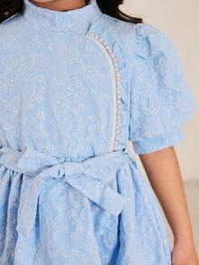 SHEIN Glamorique Kids 珍珠装饰提花面料蝴蝶结泡泡袖女童派对礼服 儿童提花连衣裙 - 淺藍色 - 查看 5