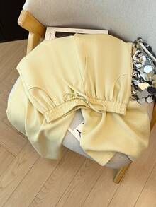 Franclia Soft, Drapey Textured Fabric High-Waisted Slimming Elastic Waist Casual Vacation Pants, Light Yellow, Spring/Summer - Light Yellow - View 4